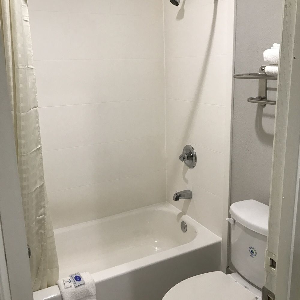 Scottish Inn And Suites تومبول المظهر الخارجي الصورة